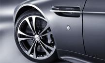 阿斯頓馬丁V12 Vantage