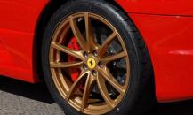 法拉利Scuderia Spider 16M