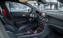 梅賽德斯奔馳CLA45 AMG