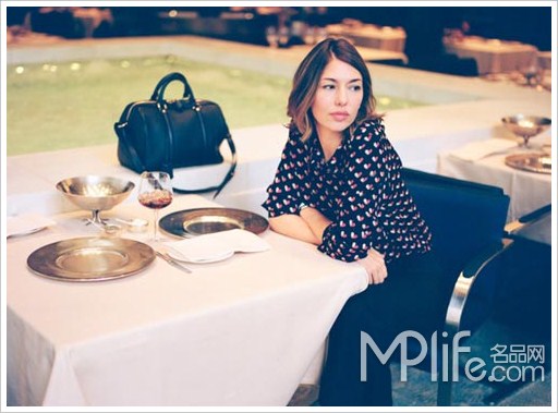 跨界才女Sofia Coppola設計 LV新款手袋上市