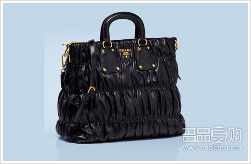 PRADA18款包包配飾最新報價 嗆口小辣椒親自演繹
