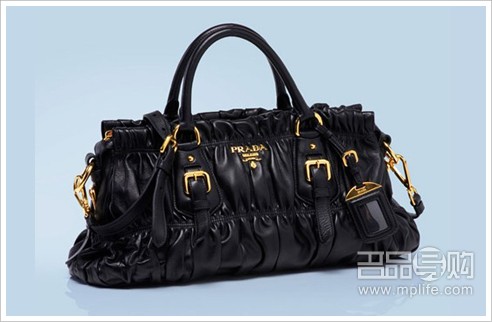 PRADA18款包包配飾最新報價 嗆口小辣椒親自演繹