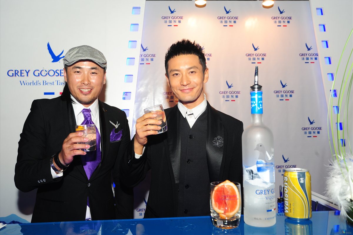 法國灰雁定制高級雞尾酒 劉詩詩黃曉明一顯身手