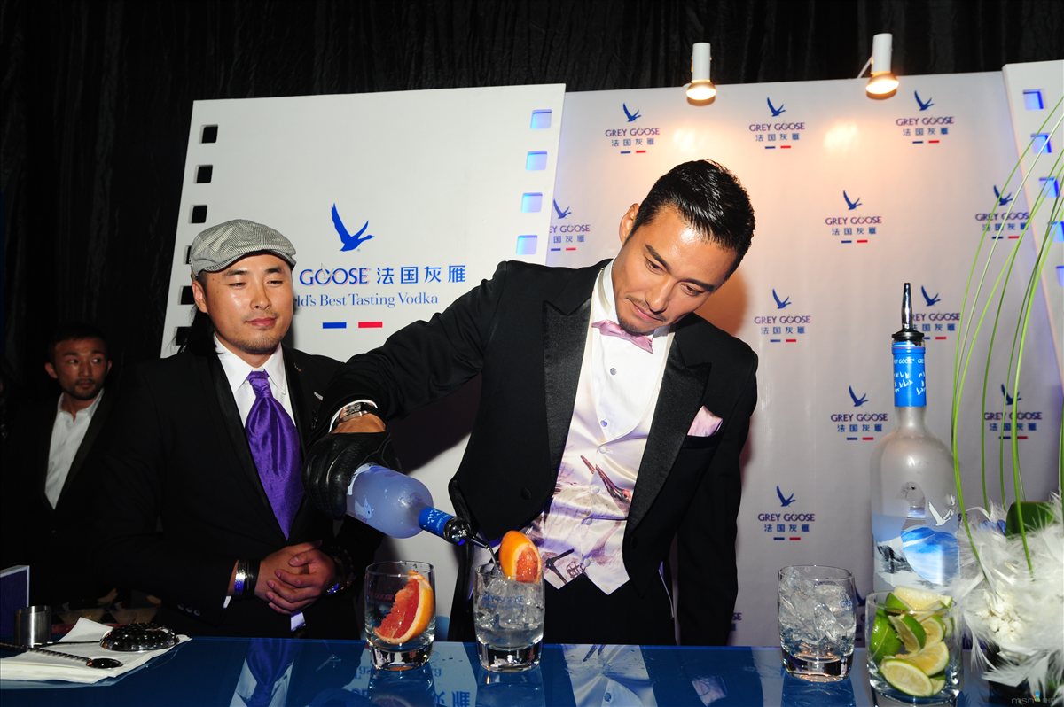 法國灰雁定制高級雞尾酒 劉詩詩黃曉明一顯身手