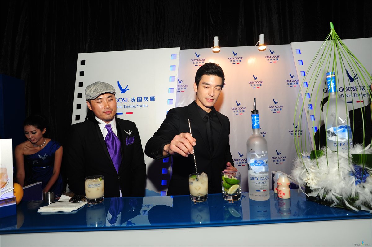 法國灰雁定制高級雞尾酒 劉詩詩黃曉明一顯身手