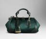 Burberry綠色Prorsum系列包款