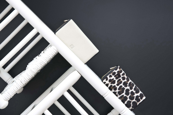 Loewe 推出全新Monochrome系列手袋