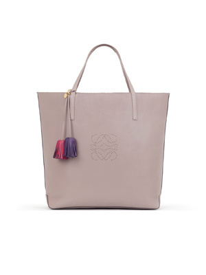 Loewe情人節推薦款 Lia 手袋